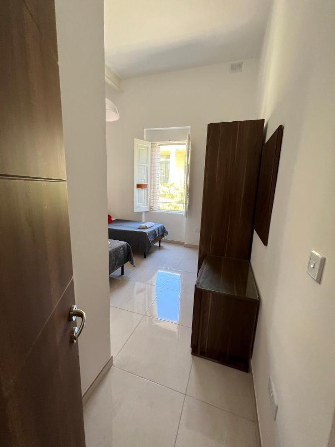 Room With Private Bathroom Sliema Exterior foto